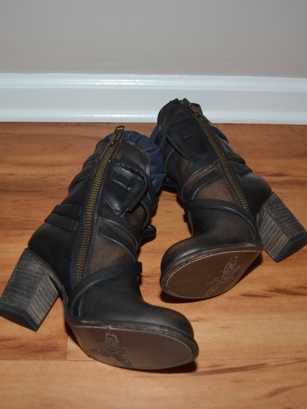 Freebird by Steven Baker NEW Black distressed Strap/Zip Women's Boots Size 7 - Picture 11 of 15